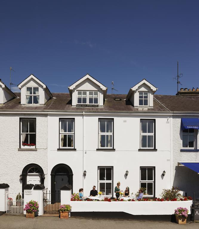 The Townhouse Strand Дънмор Ийст Екстериор снимка