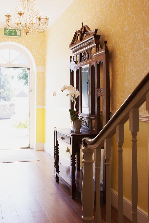 The Townhouse Strand Дънмор Ийст Екстериор снимка